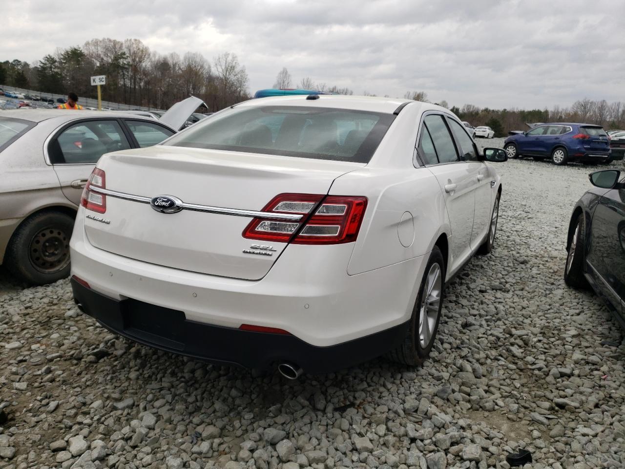 Foto 4 de la subasta – 2017 FORD TAURUS SEL con VIN 1FAHP2E83HG110364