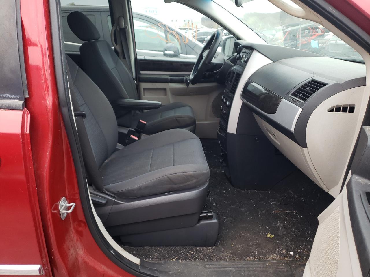 Photo 5 from auction – 2010 DODGE GRAND CARA with VIN 2D4RN5D10AR125986