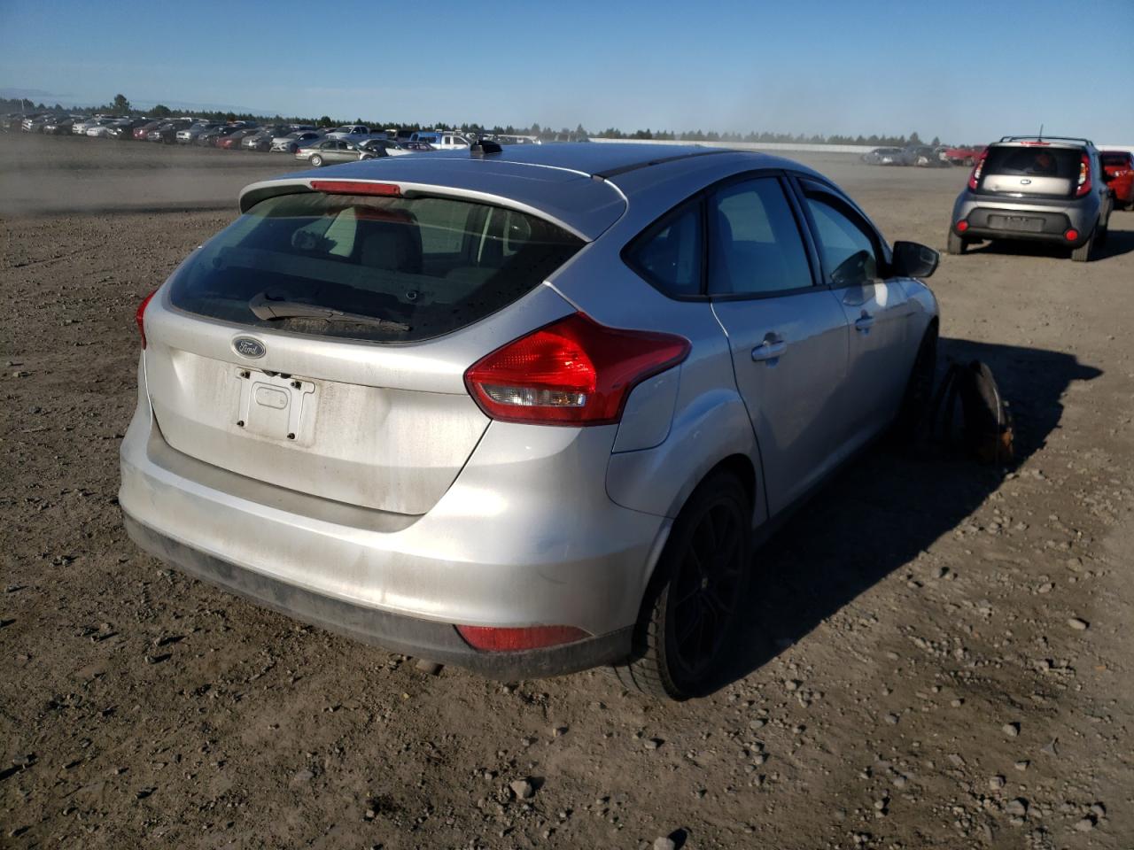 Photo 4 from auction – 2016 FORD FOCUS SE with VIN 1FADP3K29GL264233