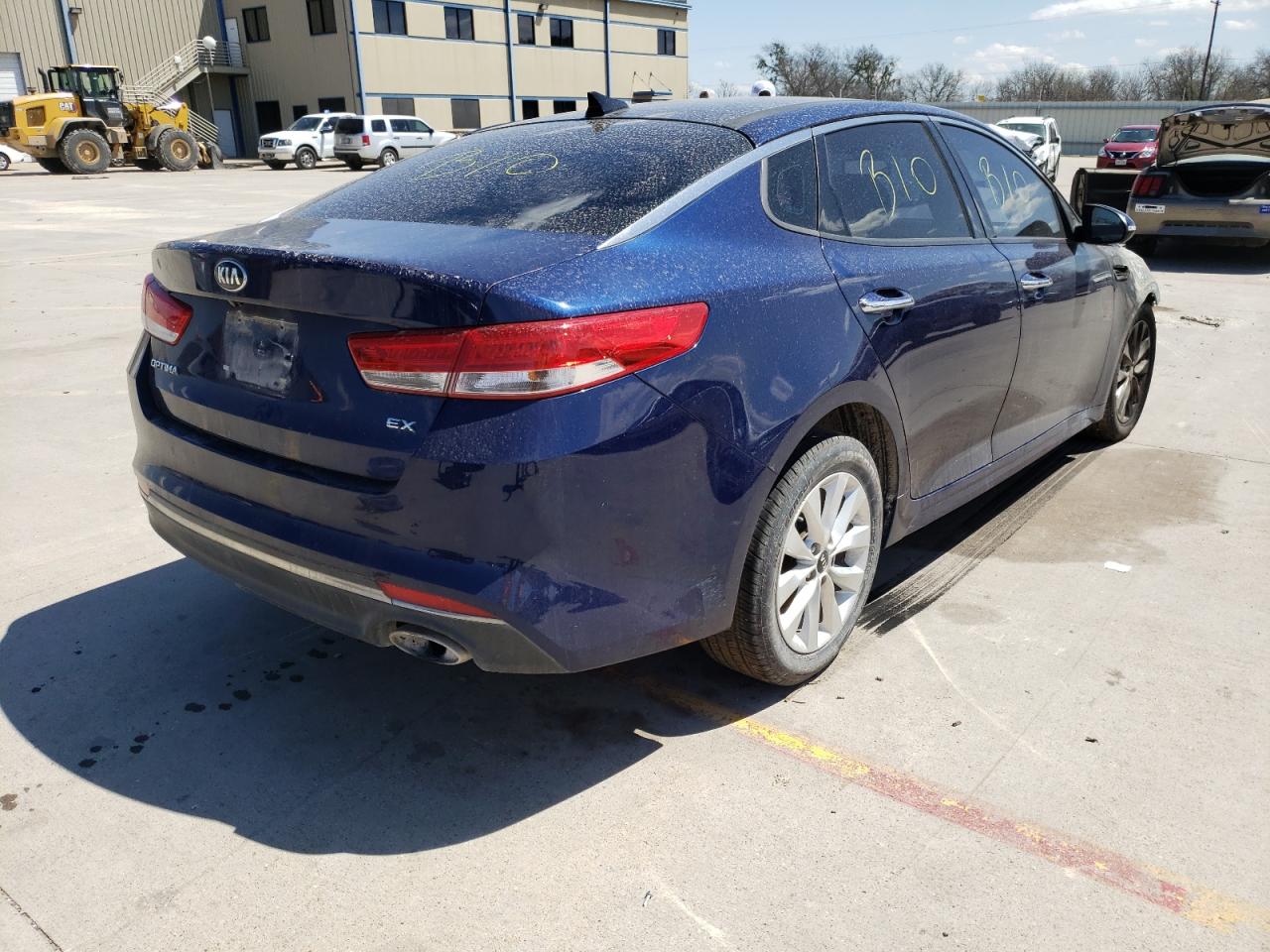 Photo 4 from auction – 2016 KIA OPTIMA EX with VIN 5XXGU4L30GG009757