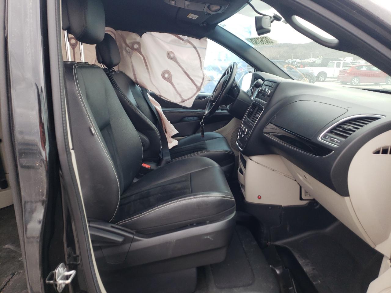 Photo 5 from auction – 2017 DODGE GRAND CARA with VIN 2C4RDGCG7HR557857