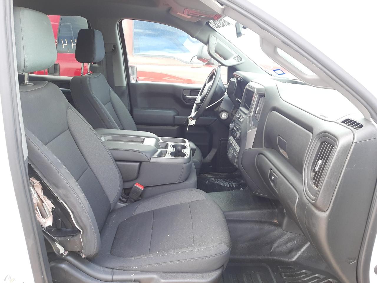 Photo 5 from auction – 2020 CHEVROLET SILVERADO with VIN 1GCUYAEF6LZ326706