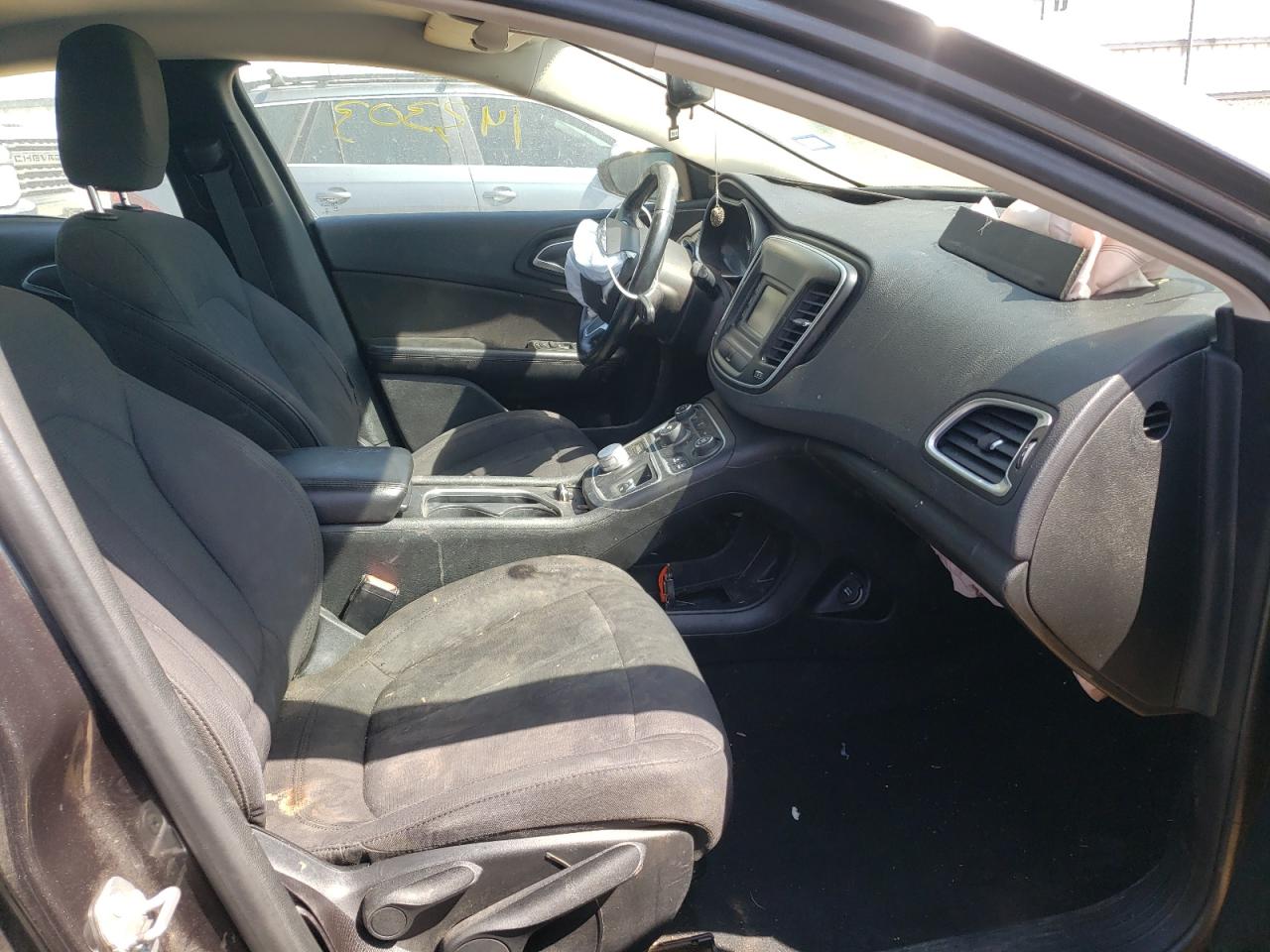 Photo 5 from auction – 2015 CHRYSLER 200 LIMITE with VIN 1C3CCCAB6FN611530