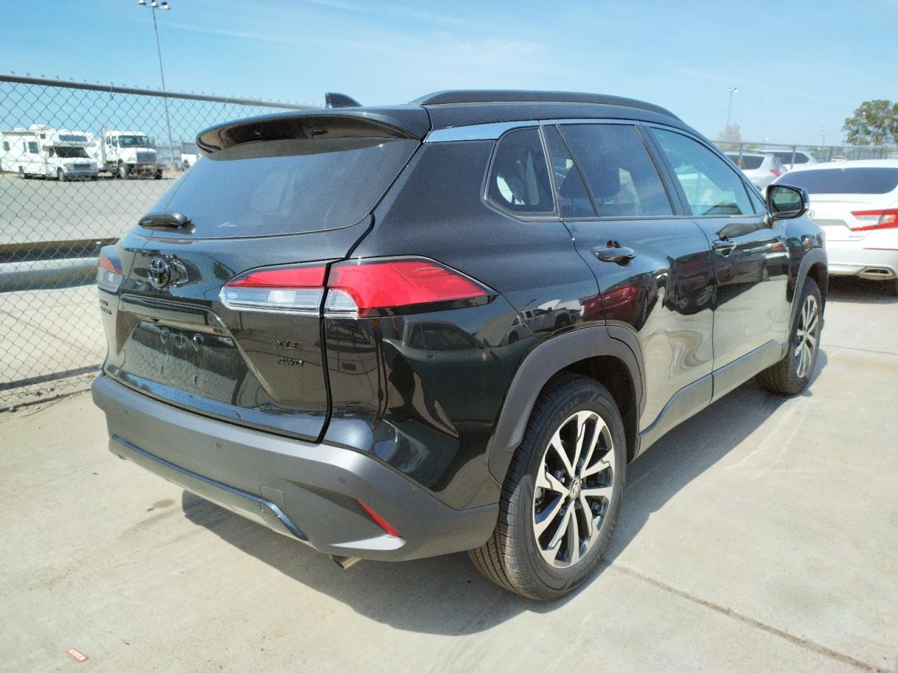 Photo 4 from auction – 2022 TOYOTA COROLLA CR with VIN 7MUDAABG5NV004425