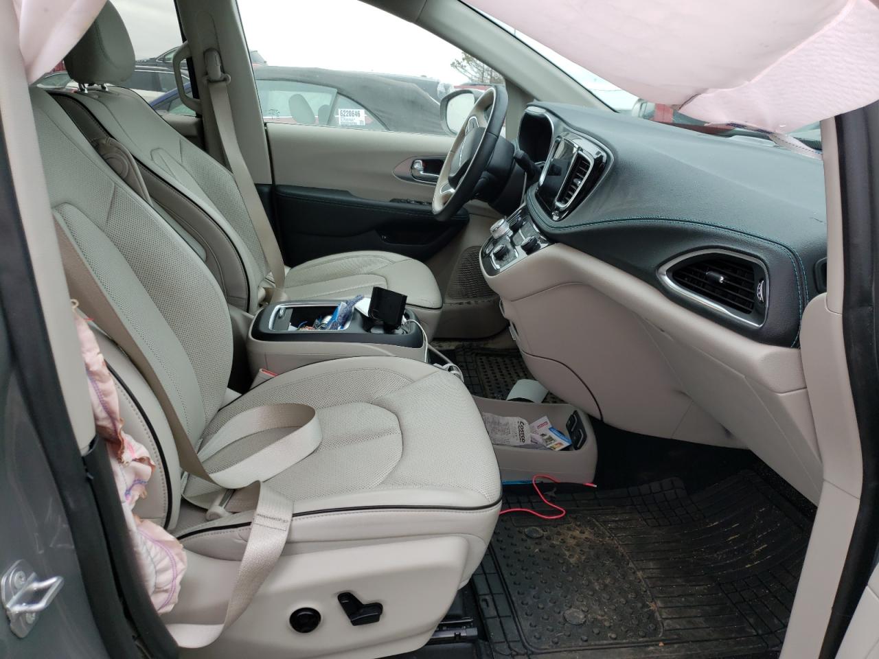Photo 5 from auction – 2020 CHRYSLER PACIFICA H with VIN 2C4RC1N77LR282318