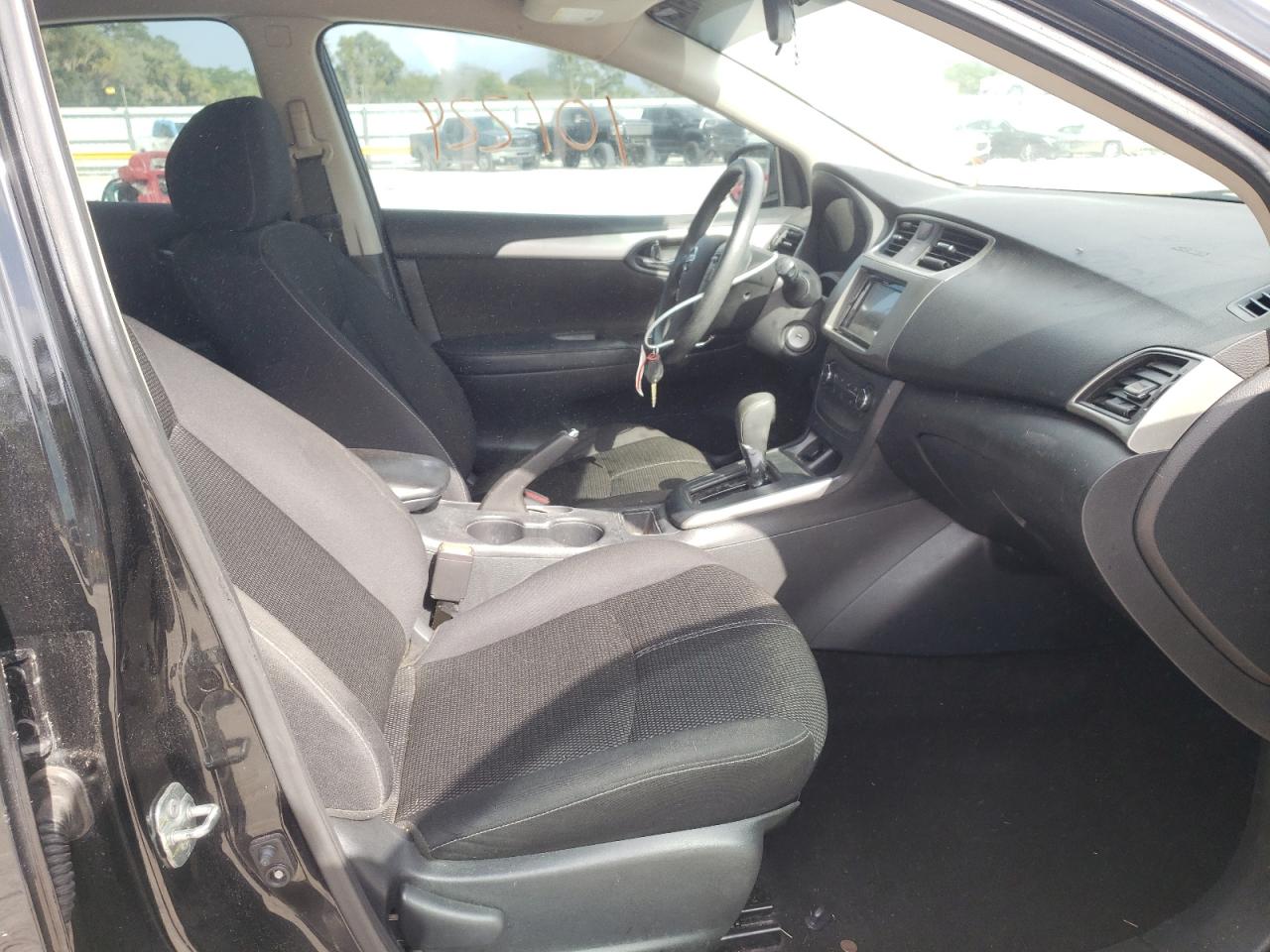 Photo 5 from auction – 2017 NISSAN SENTRA S with VIN 3N1AB7AP1HY378061