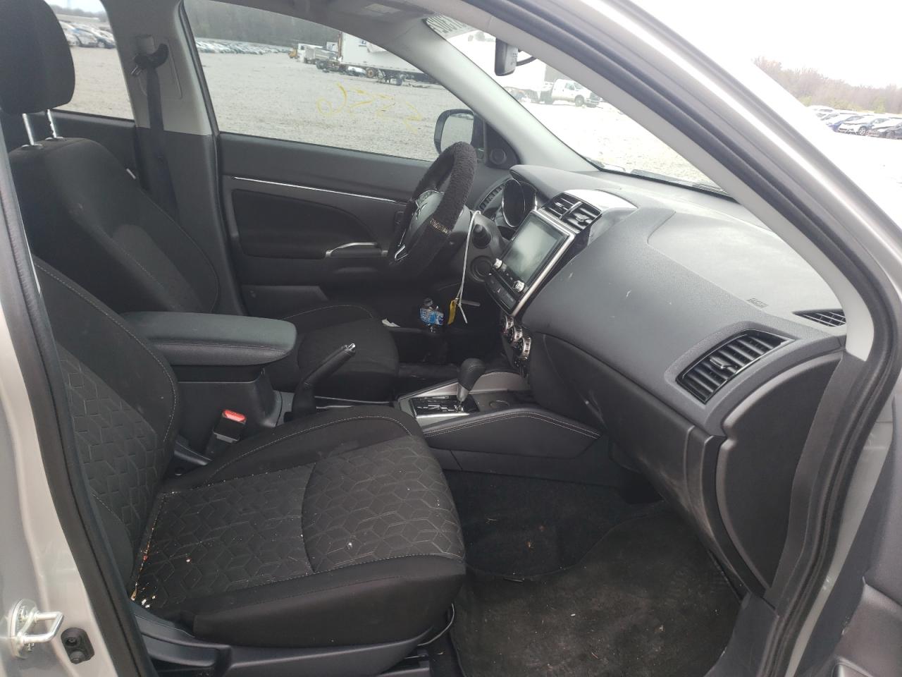 Photo 5 from auction – 2021 MITSUBISHI OUTLANDER with VIN JA4APVAU8MU034677
