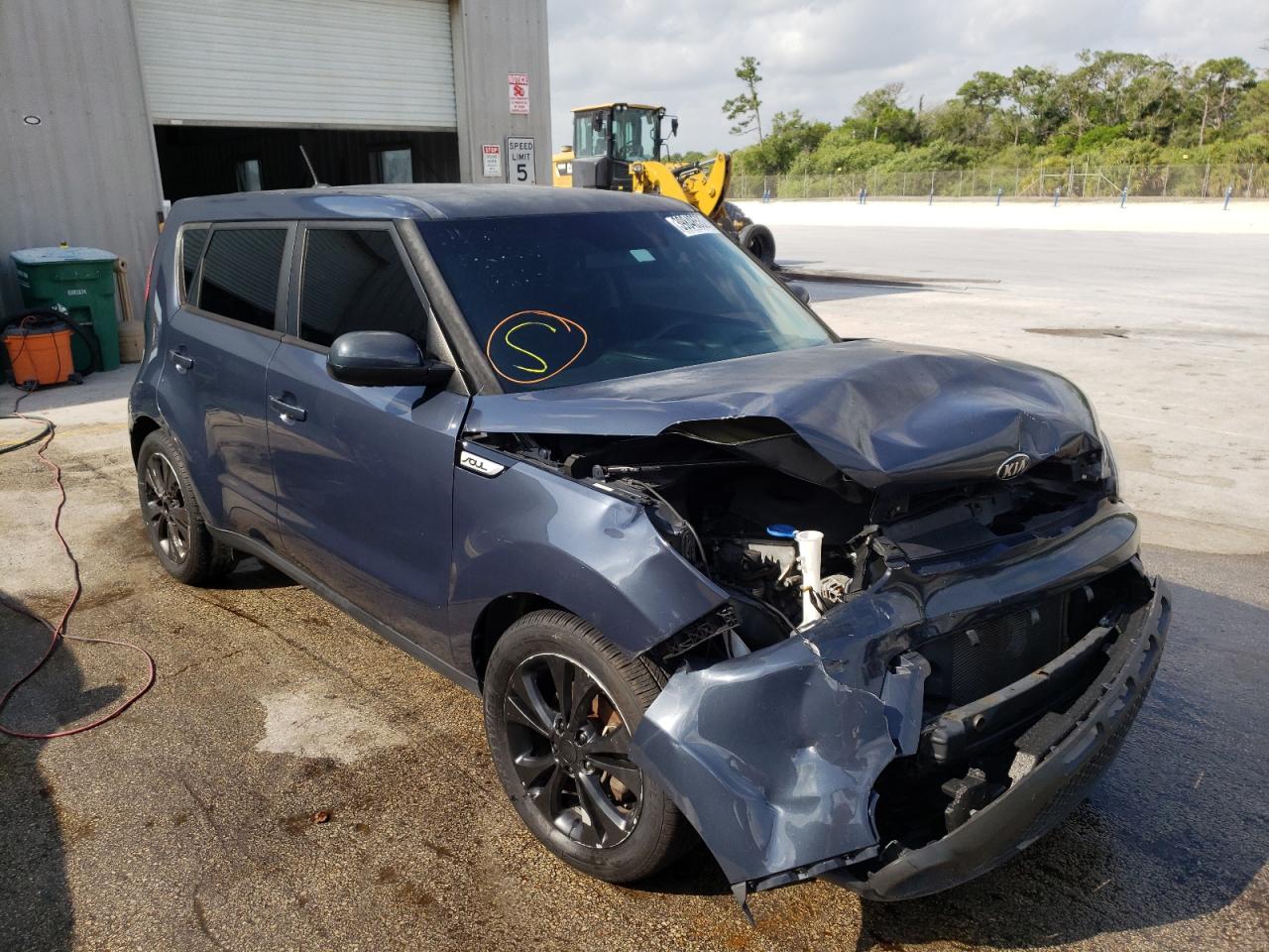 KIA SOUL + 2015 con VIN KNDJP3A51F7186577 - Foto de la subasta