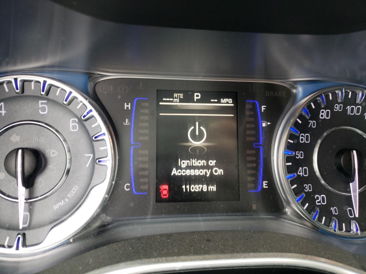 Photo 8 from auction – 2015 CHRYSLER 200 LIMITE with VIN 1C3CCCAB5FN652537