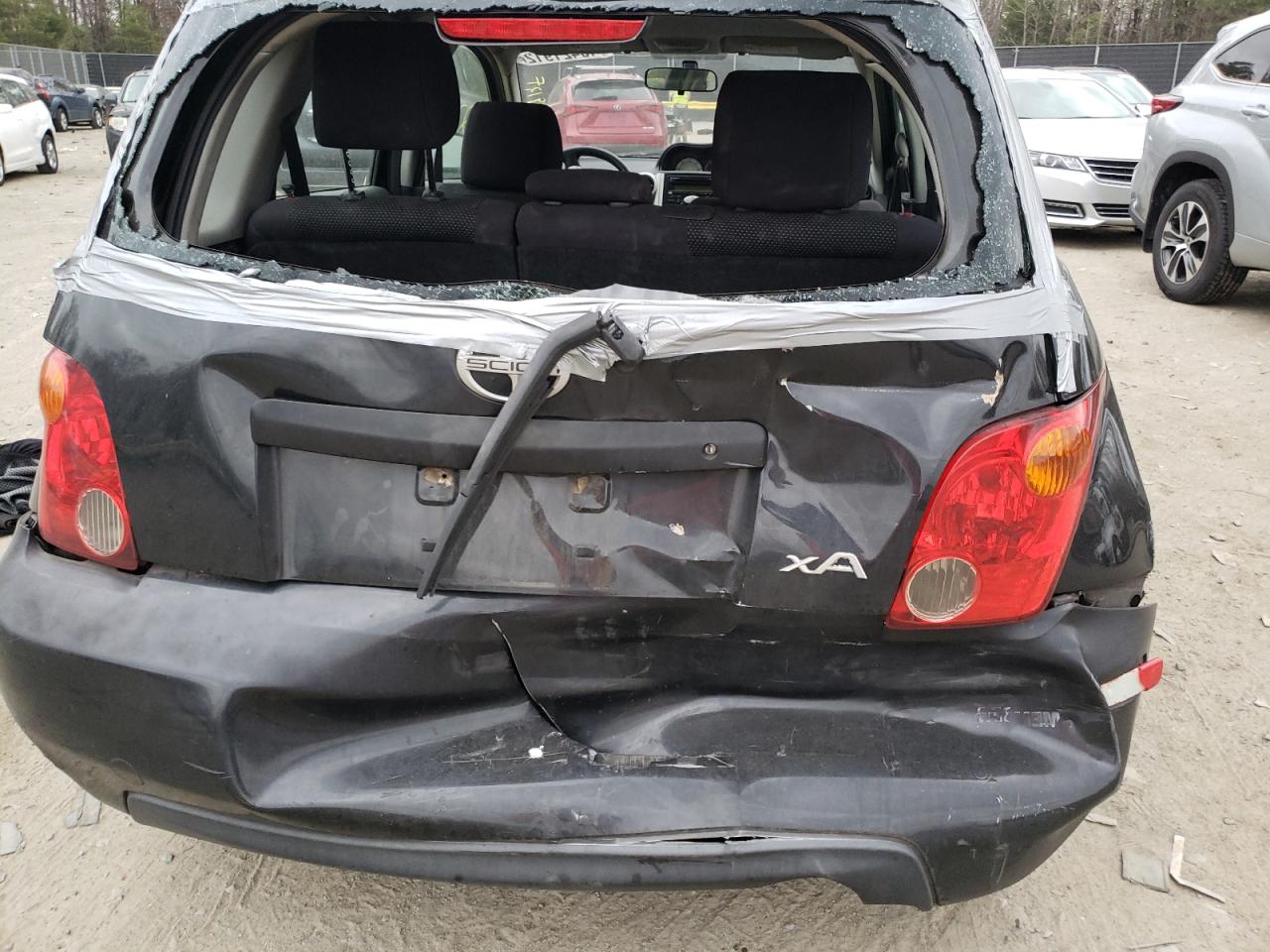 Photo 9 from auction – 2005 TOYOTA SCION XA with VIN JTKKT624250089945