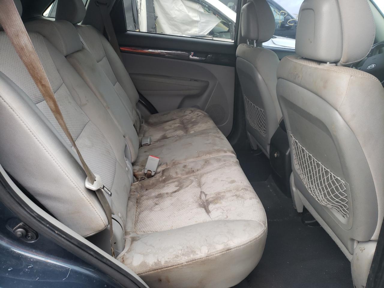 Photo 6 from auction – 2011 KIA SORENTO BA with VIN 5XYKTCA12BG141061