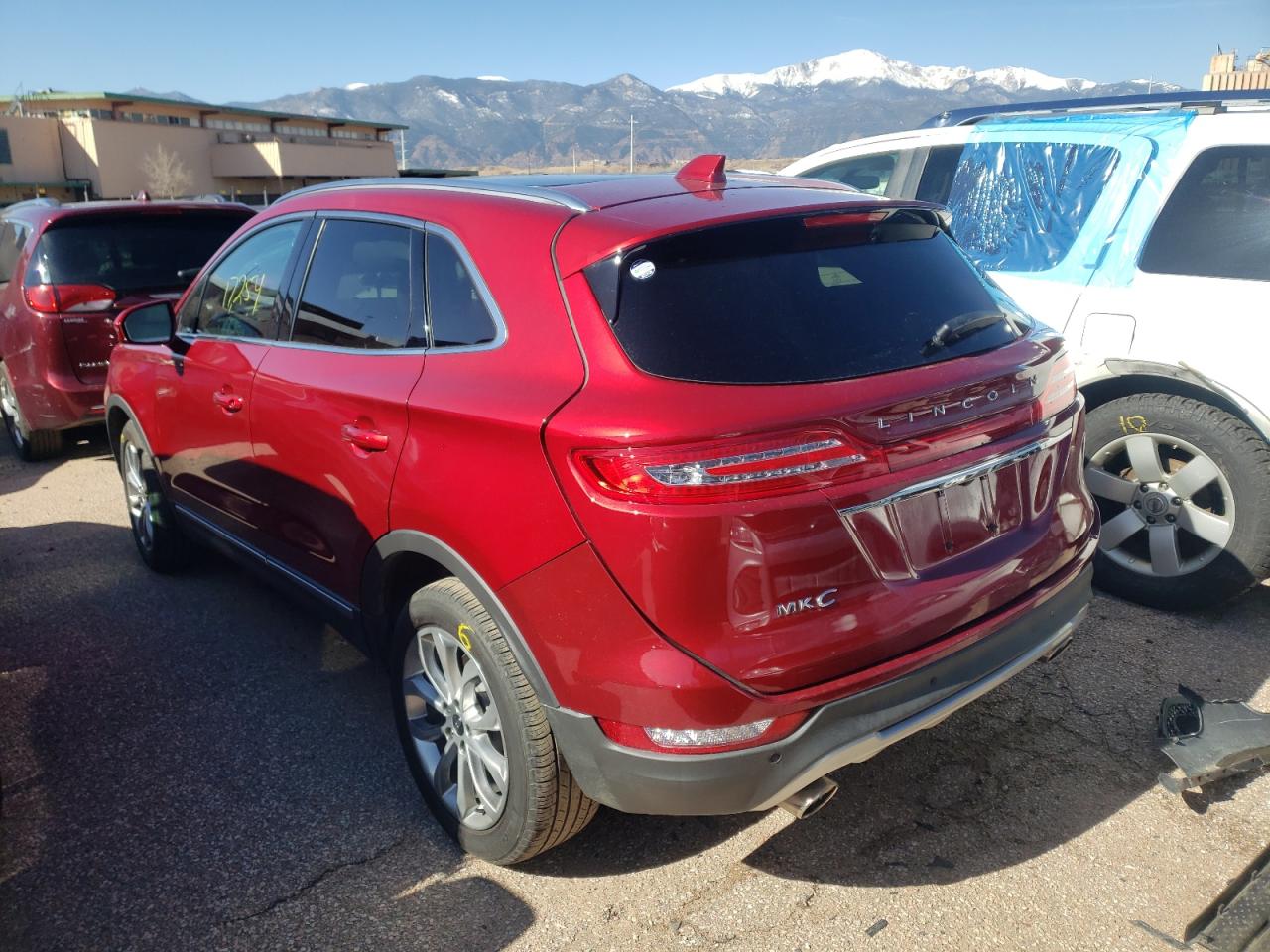 Photo 3 from auction – 2019 LINCOLN MKC SELECT with VIN 5LMCJ2D98KUL10271