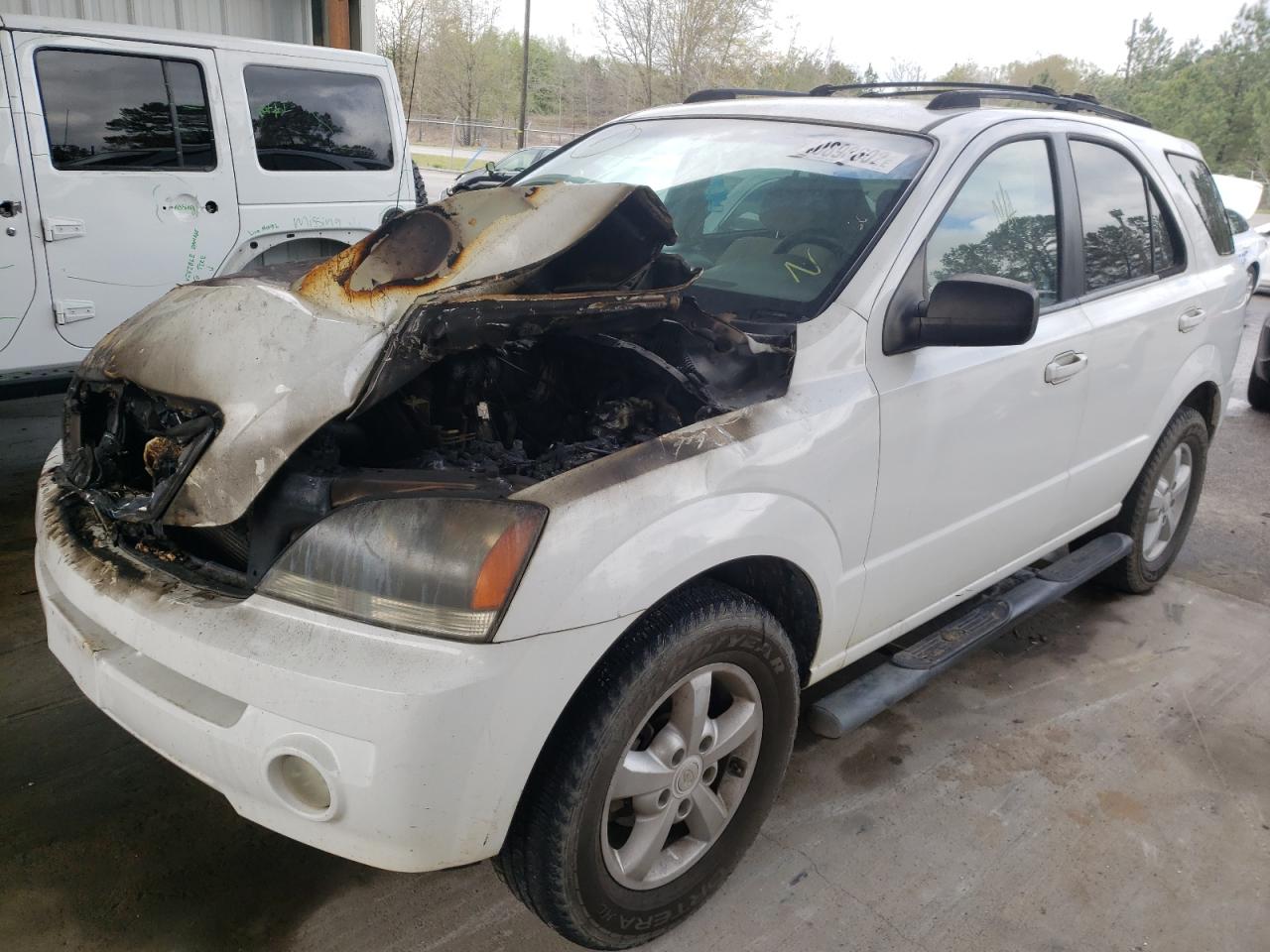 Photo 2 from auction – 2005 KIA SORENTO EX with VIN KNDJD733555334283