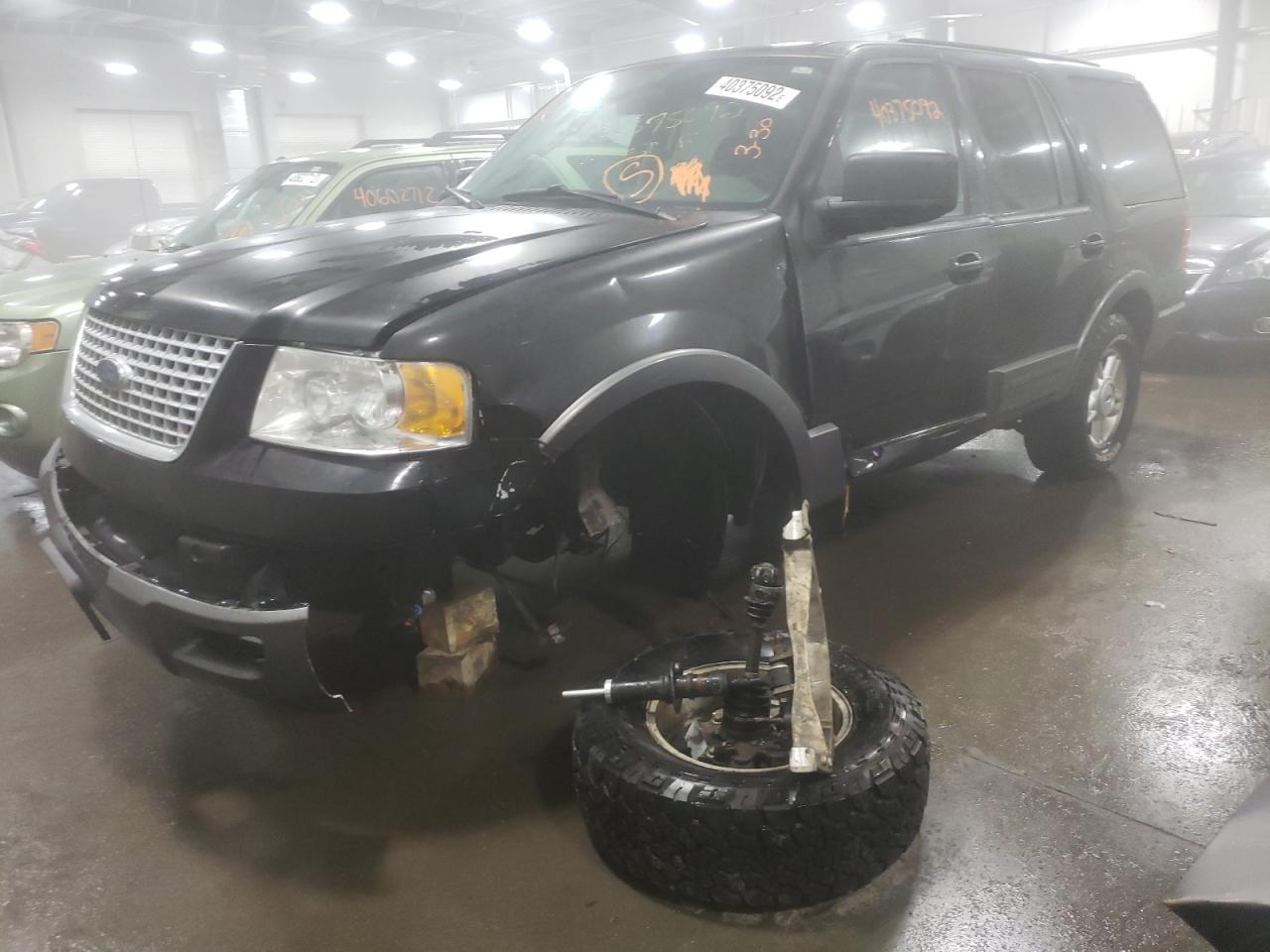 Photo 2 from auction – 2004 FORD EXPEDITION with VIN 1FMPU16L44LA46635