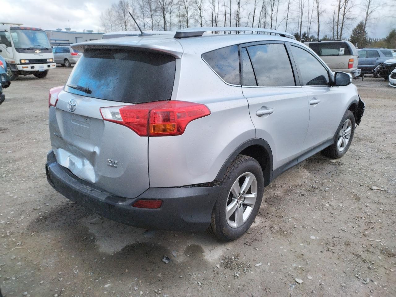 Photo 4 from auction – 2015 TOYOTA RAV4 XLE with VIN 2T3RFREV9FW332859