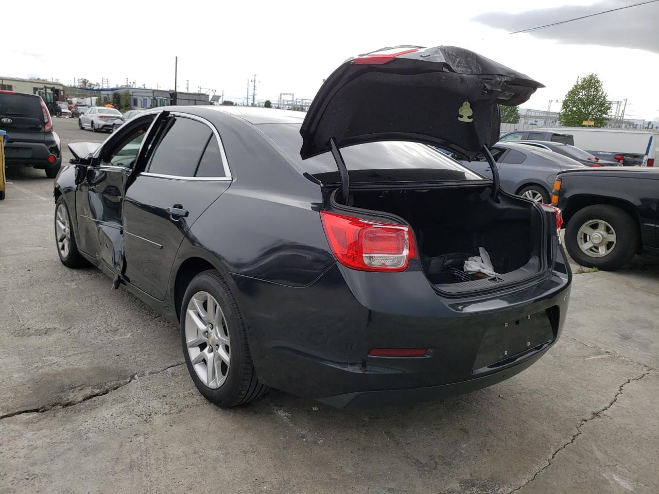 Photo 3 from auction – 2015 CHEVROLET MALIBU 1LT with VIN 1G11C5SL4FF336071