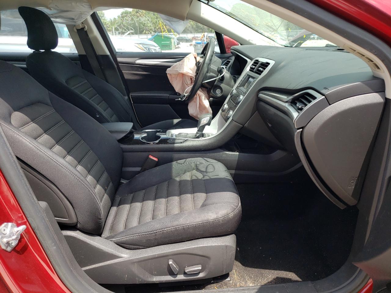 Photo 5 from auction – 2015 FORD FUSION SE with VIN 1FA6P0HD8F5111152