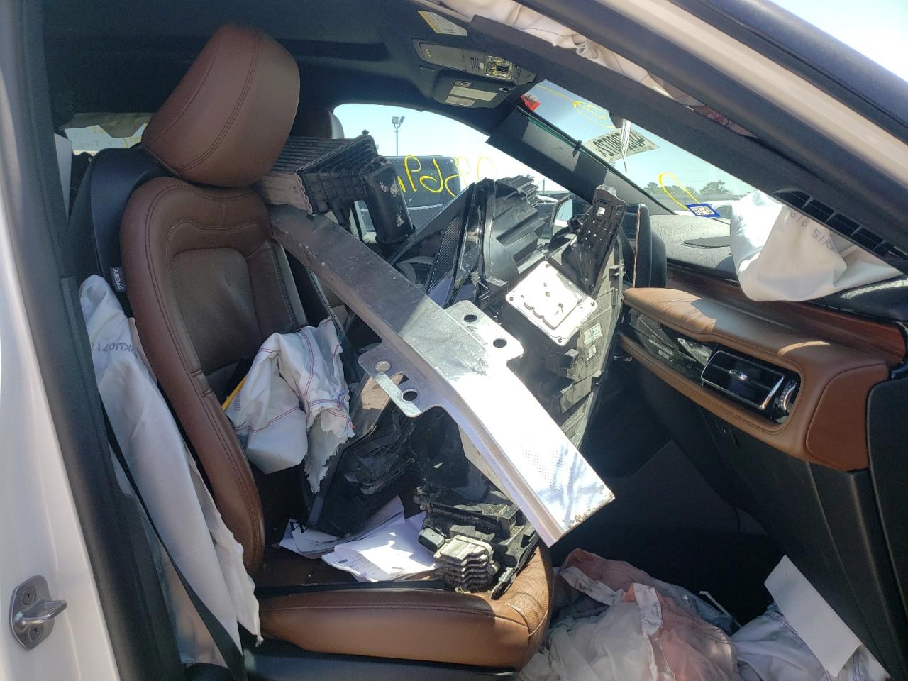 Photo 5 from auction – 2021 LINCOLN AVIATOR RE with VIN 5LM5J7WC9MGL00851