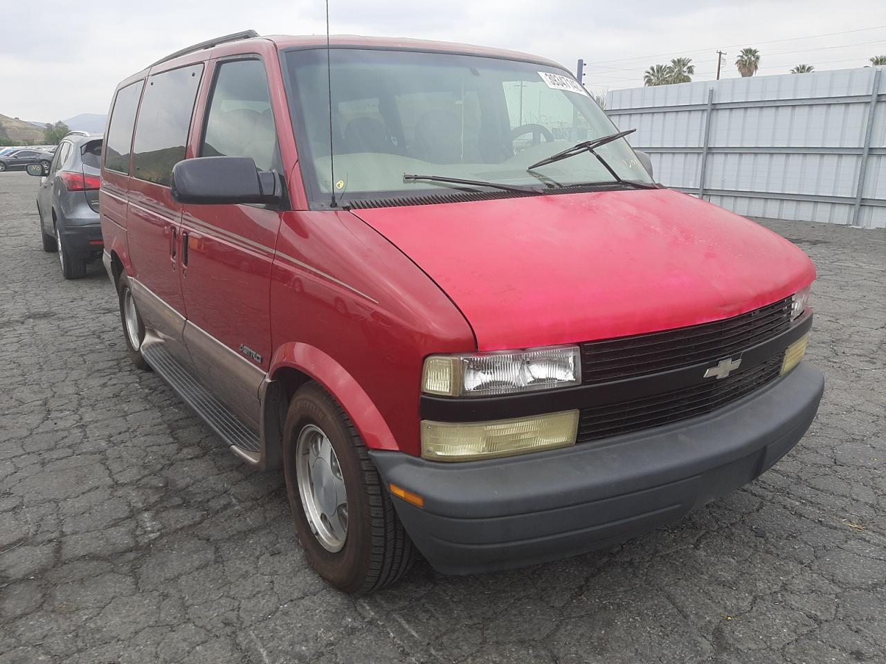 CHEVROLET ASTRO 2002 with VIN 1GNDM19X02B126482 - Photo from auction
