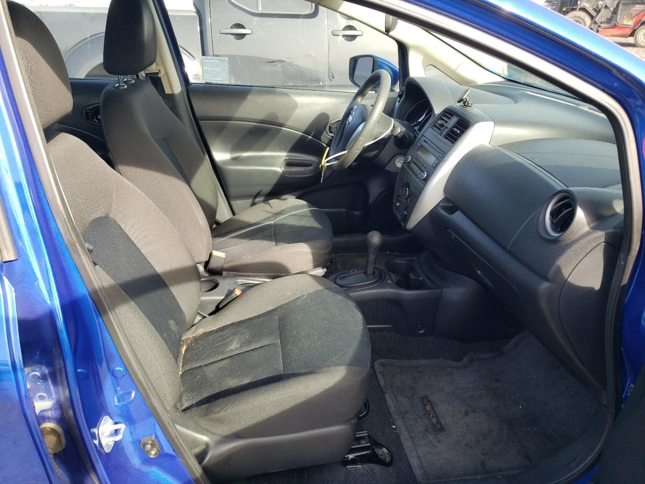 Photo 5 from auction – 2015 NISSAN VERSA NOTE with VIN 3N1CE2CP5FL435047
