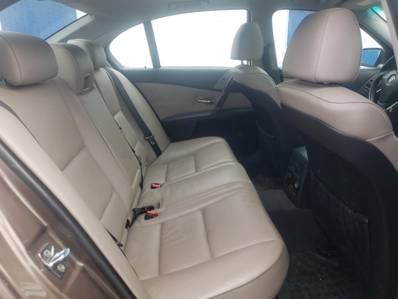 Photo 6 from auction – 2007 BMW 525 I with VIN WBANE53577CK92571