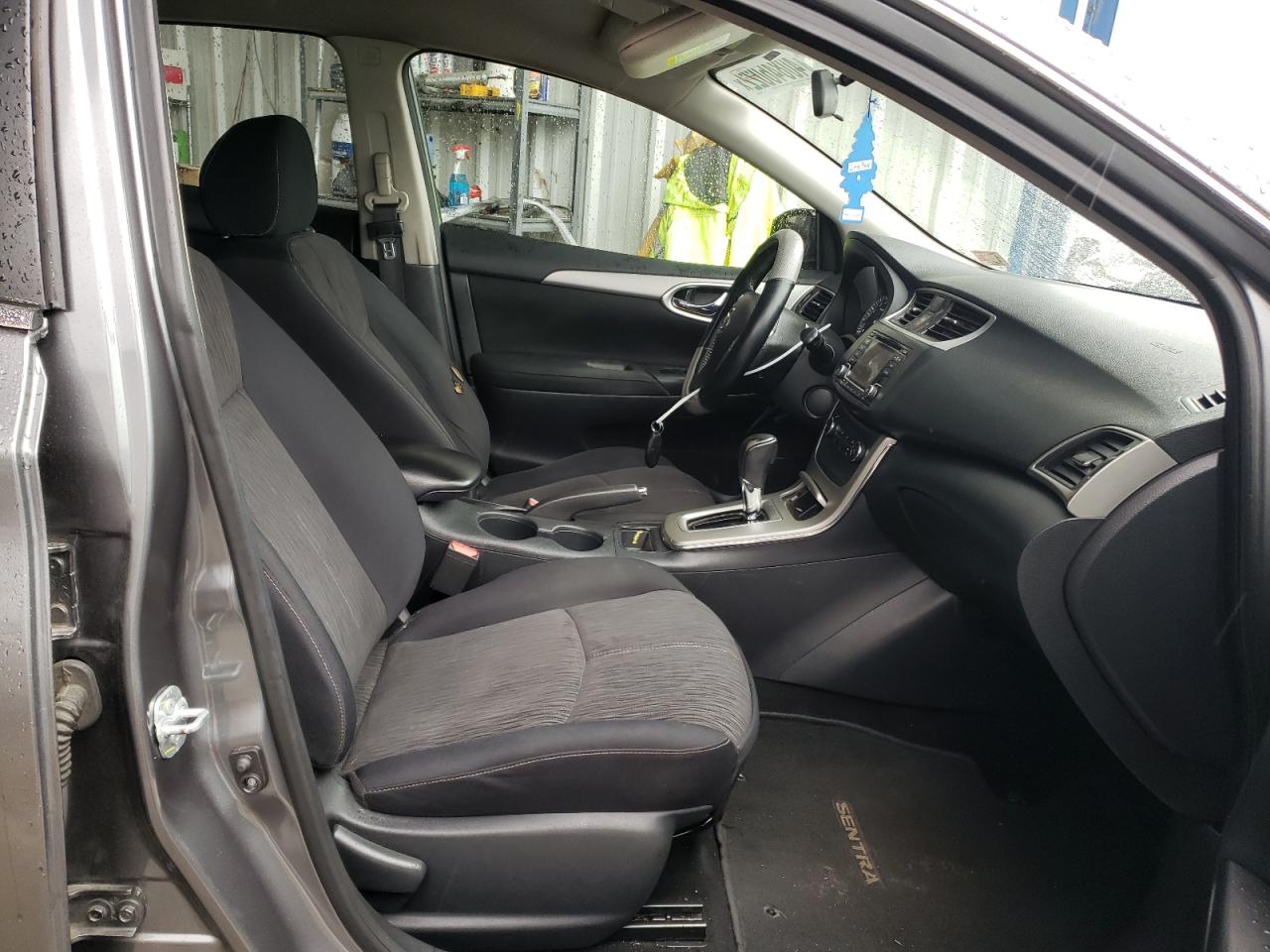 Photo 5 from auction – 2015 NISSAN SENTRA S with VIN 3N1AB7AP1FL696725