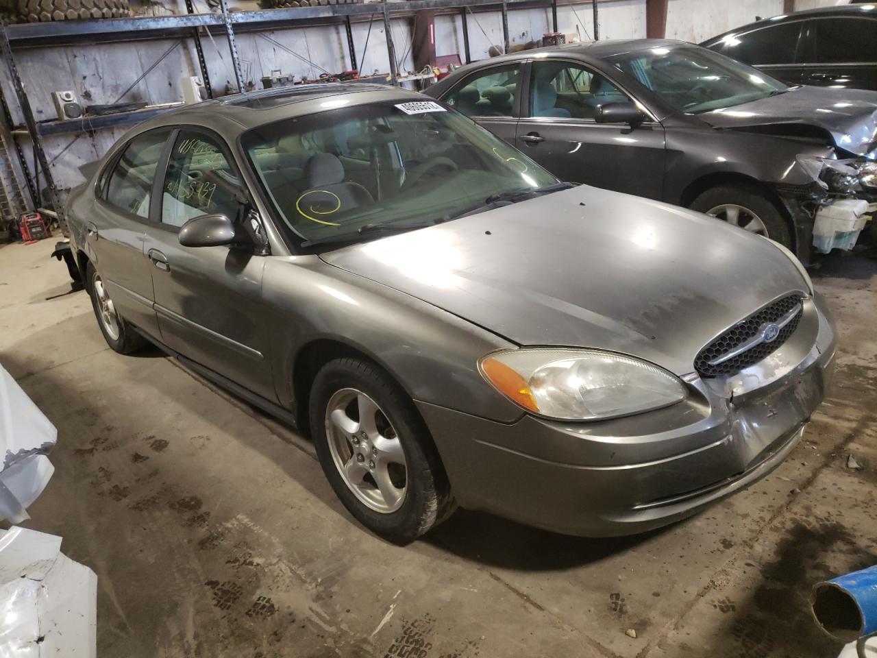 FORD TAURUS SES 2002 with VIN 1FAFP55U42G111164 - Photo from auction