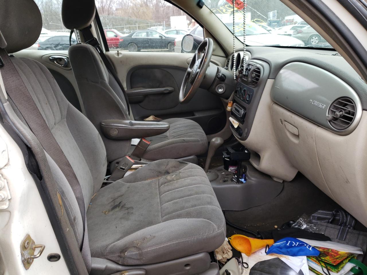 Photo 5 from auction – 2001 CHRYSLER PT CRUISER with VIN 3C4FY4BBX1T618648