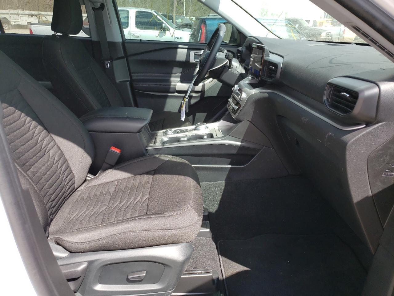 Photo 5 from auction – 2021 FORD EXPLORER X with VIN 1FMSK8DH9MGC02815