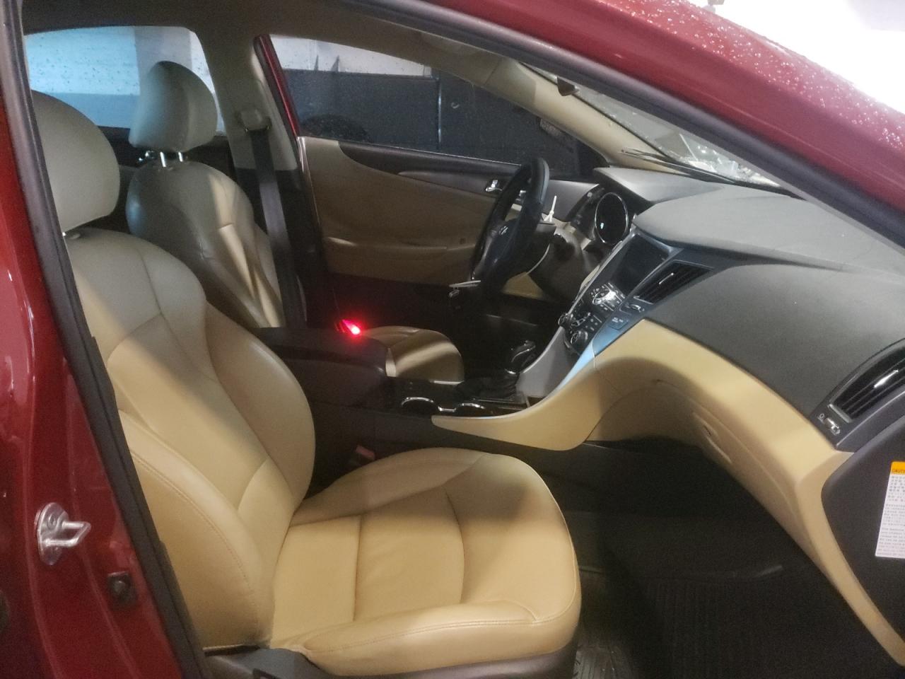 Photo 5 from auction – 2013 HYUNDAI SONATA HYB with VIN KMHEC4A49DA081274