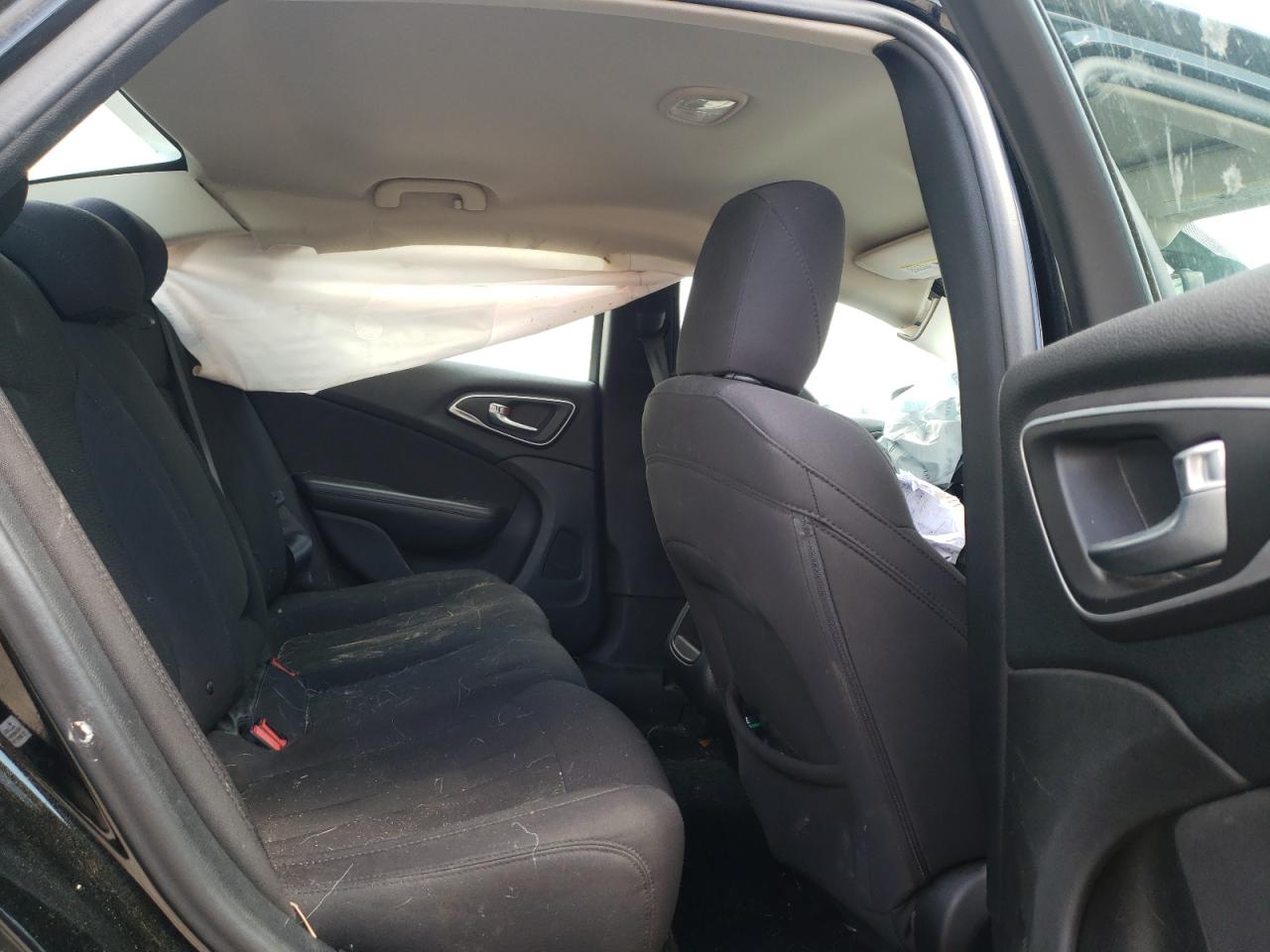 Photo 6 from auction – 2015 CHRYSLER 200 LIMITE with VIN 1C3CCCAB2FN557465
