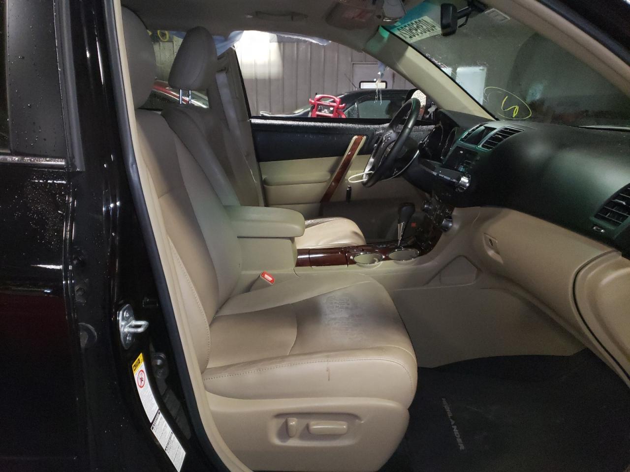Photo 5 from auction – 2012 TOYOTA HIGHLANDER with VIN 5TDDK3EH3CS140704