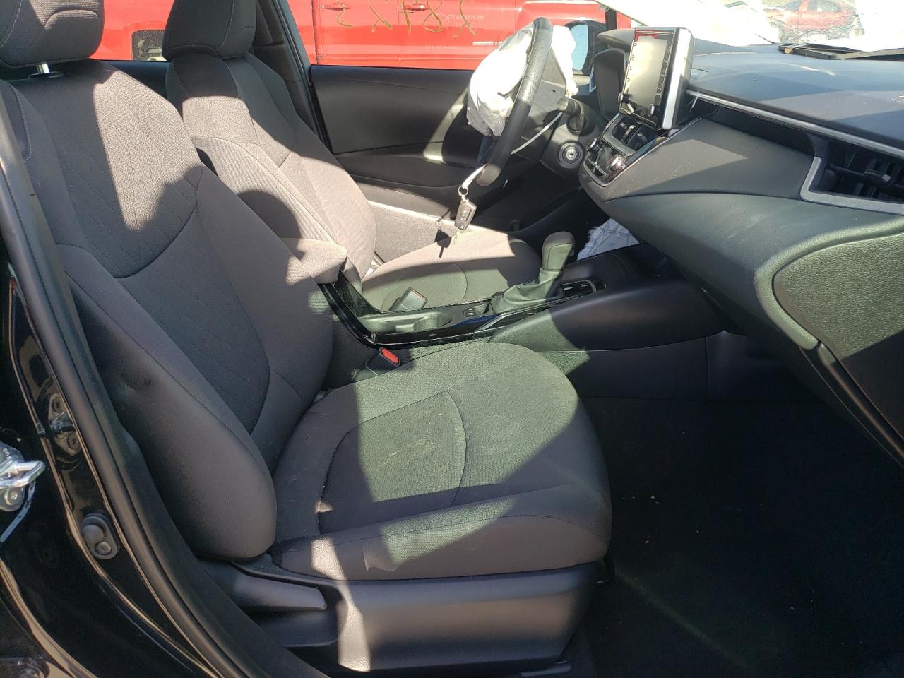 Photo 5 from auction – 2020 TOYOTA COROLLA LE with VIN 5YFEPRAE3LP091632