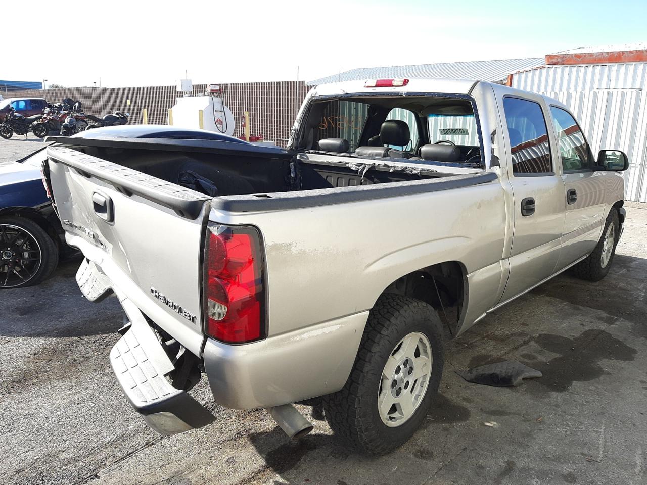 Photo 4 from auction – 2005 CHEVROLET SILVRDO LT with VIN 2GCEC13T351315430