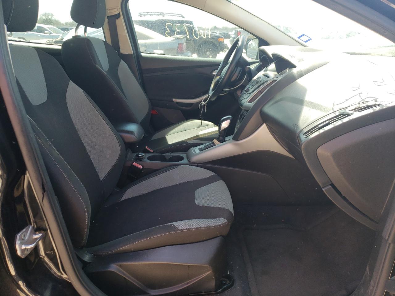 Photo 5 from auction – 2012 FORD FOCUS SE with VIN 1FAHP3F25CL312879