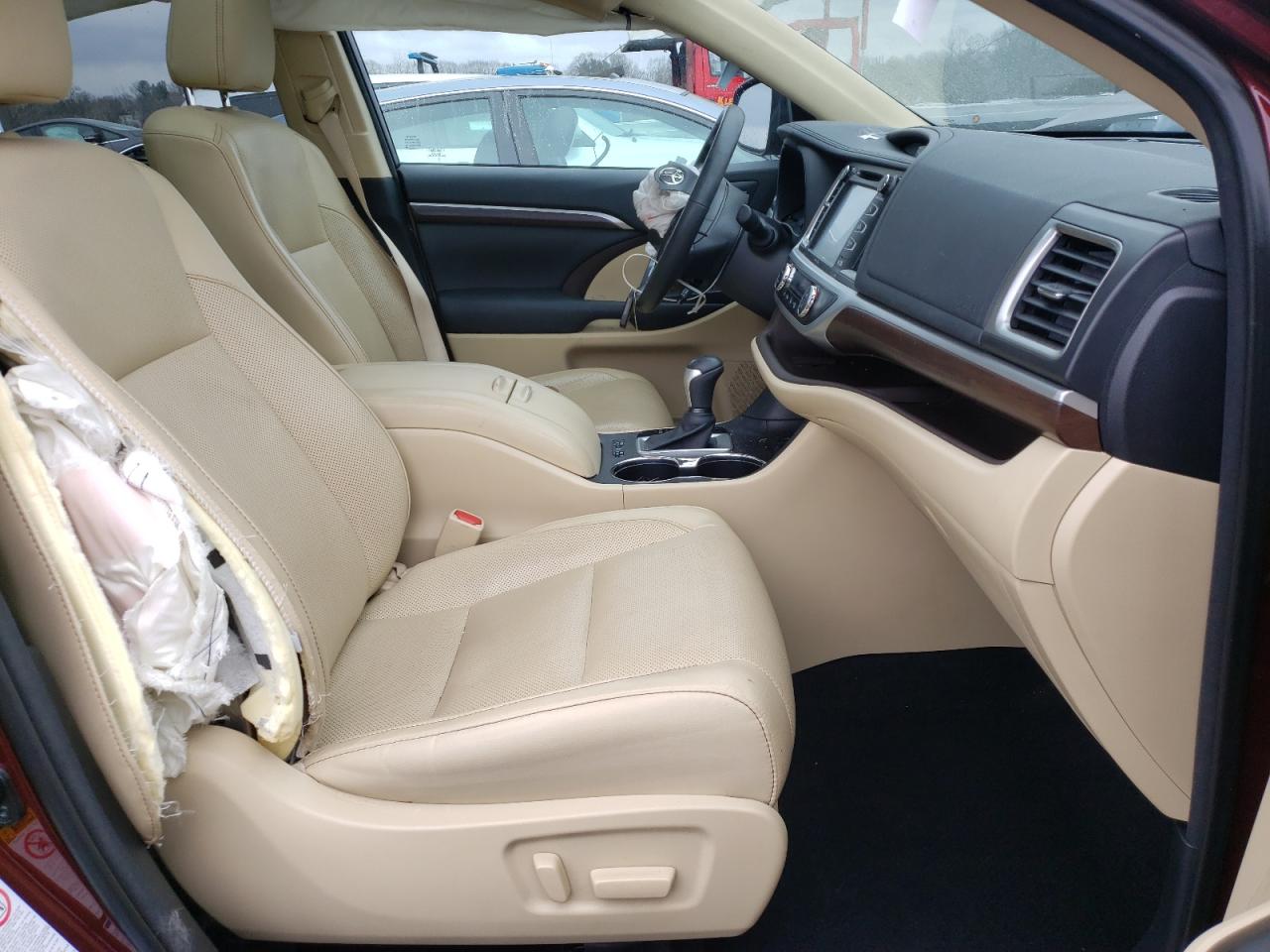Photo 5 from auction – 2015 TOYOTA HIGHLANDER with VIN 5TDDKRFH1FS098930