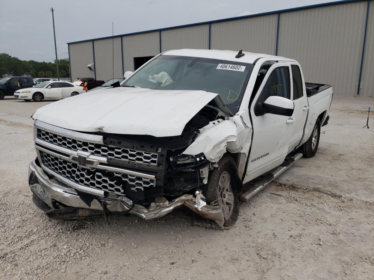Photo 2 from auction – 2015 CHEVROLET SILVERADO with VIN 3GCPCREC1FG112436