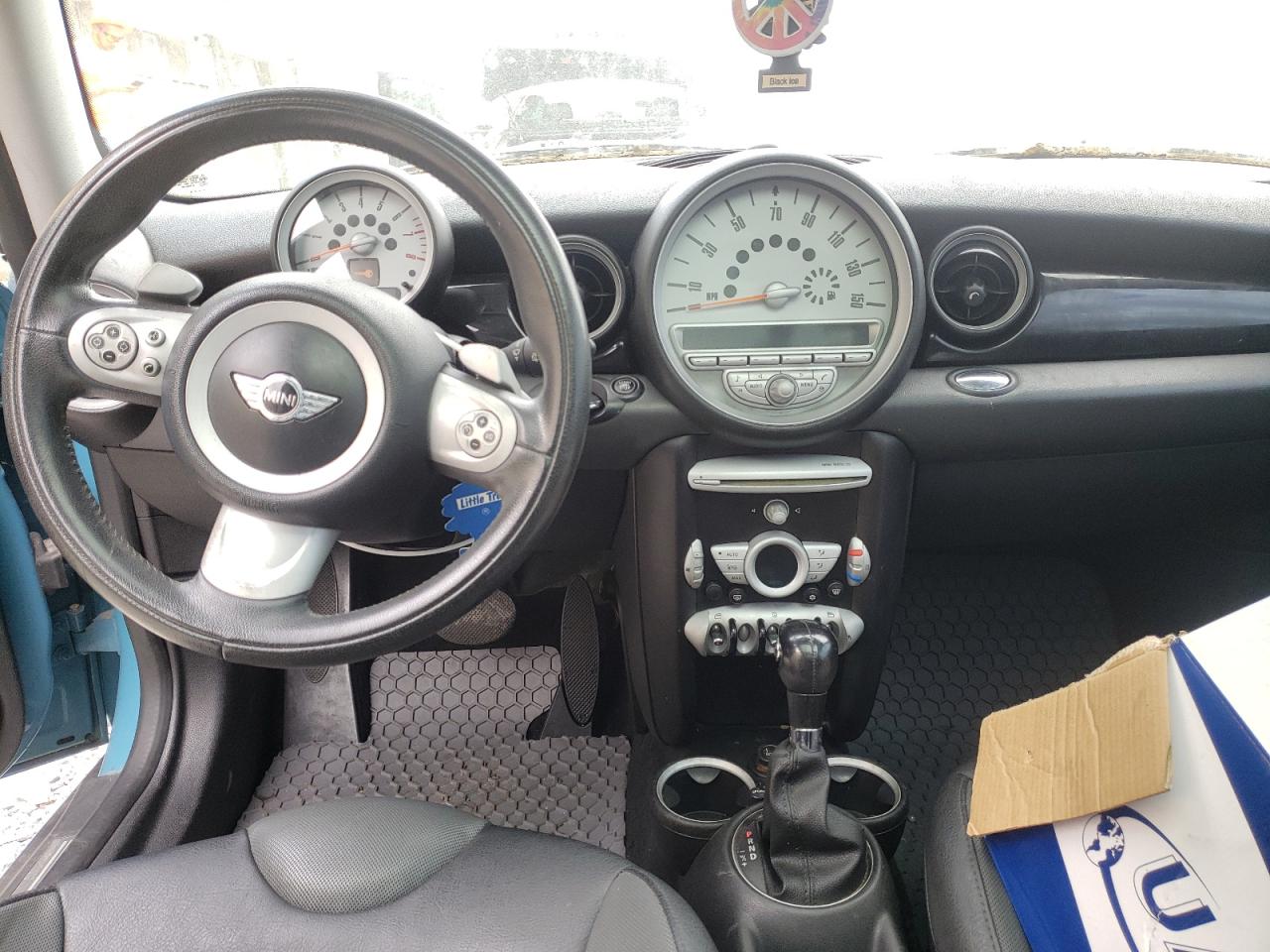Photo 9 from auction – 2007 MINI COOPER with VIN WMWMF33567TT56581