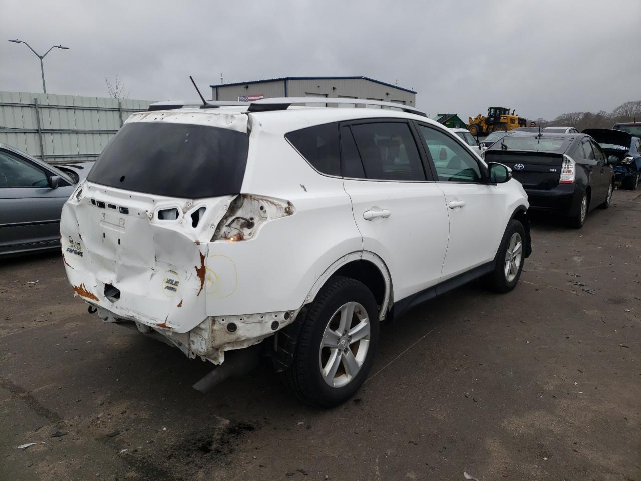 Photo 4 from auction – 2014 TOYOTA RAV4 XLE with VIN 2T3RFREV0EW157514
