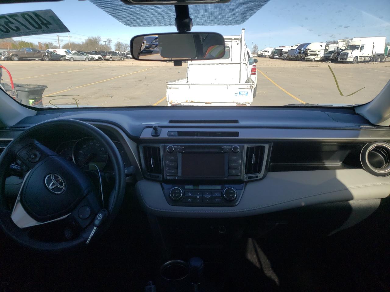 Photo 9 from auction – 2014 TOYOTA RAV4 XLE with VIN JTMRFREV6ED083593