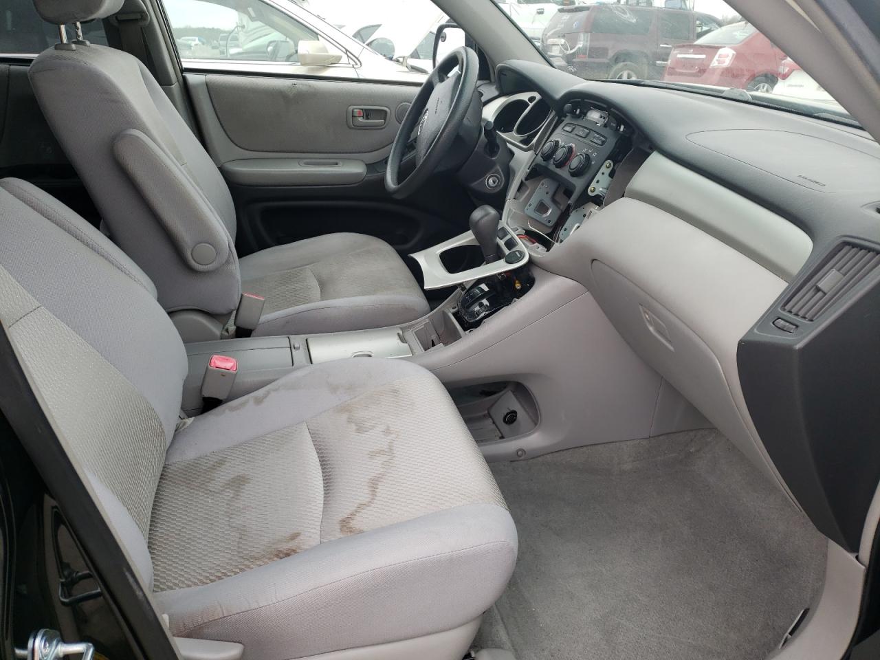 Photo 5 from auction – 2005 TOYOTA HIGHLANDER with VIN JTEEP21A450126143