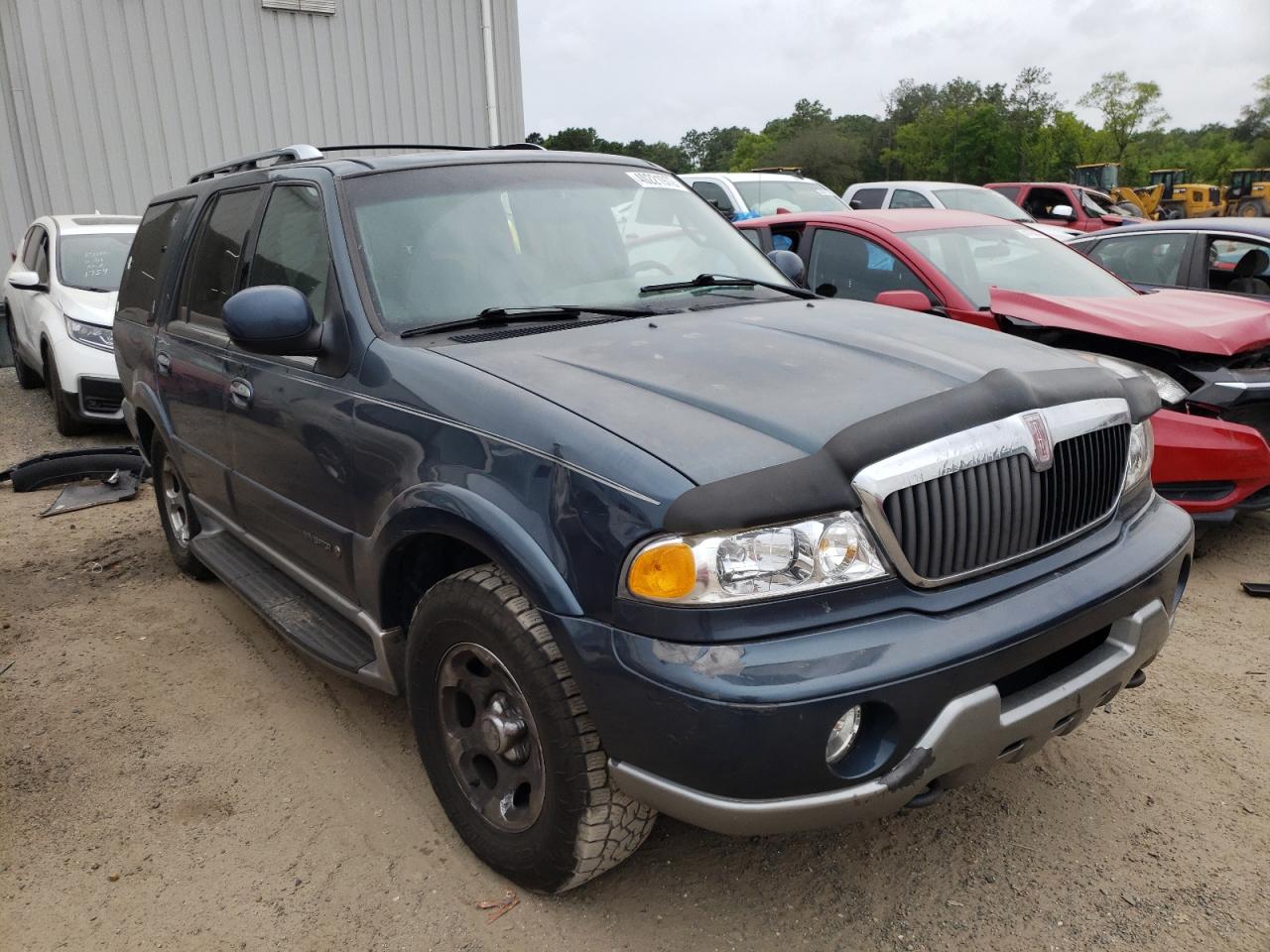 LINCOLN NAVIGATOR 2000 z numerem VIN 5LMFU28A8YLJ27265 - Zdjęcie z aukcji