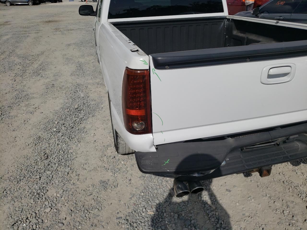 Photo 9 from auction – 2000 CHEVROLET SILVERADO with VIN 1GCEC19T5YZ254794