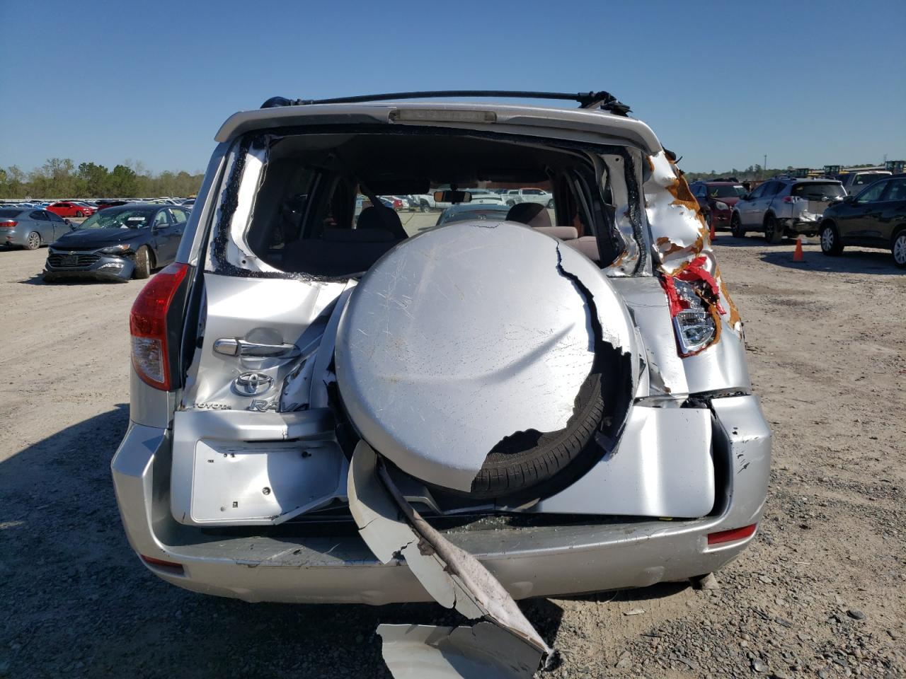 Photo 9 from auction – 2006 TOYOTA RAV4 with VIN JTMZD33V166003337