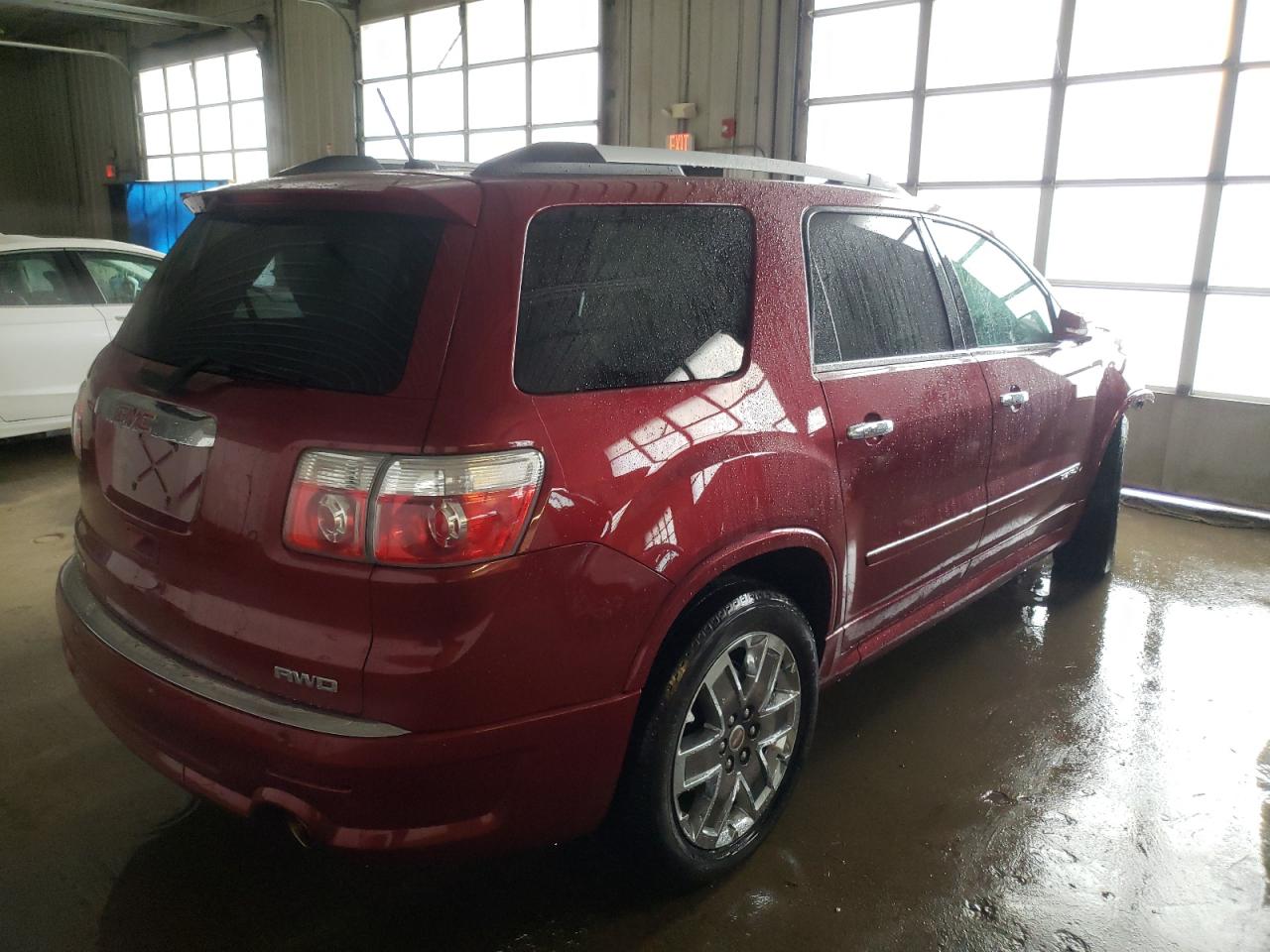 Photo 4 from auction – 2011 GMC ACADIA DEN with VIN 1GKKVTEDXBJ335713