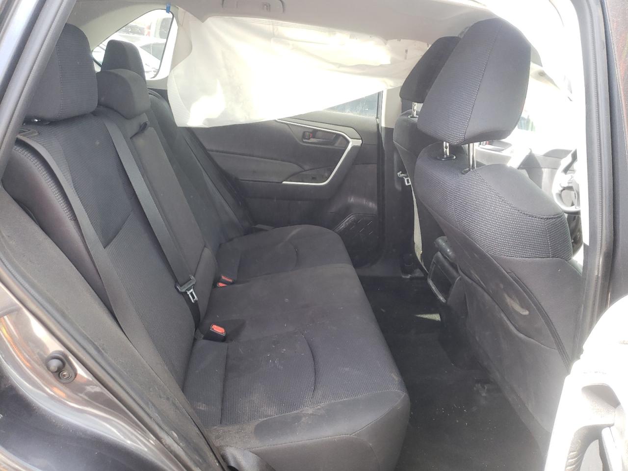 Photo 6 from auction – 2021 TOYOTA RAV4 LE with VIN 2T3F1RFV9MW174441