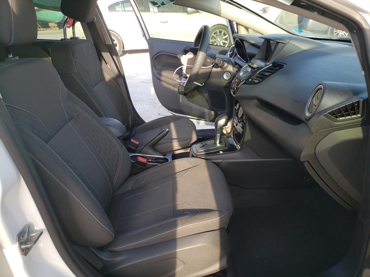 Photo 5 from auction – 2019 FORD FIESTA SE with VIN 3FADP4EJ9KM106927