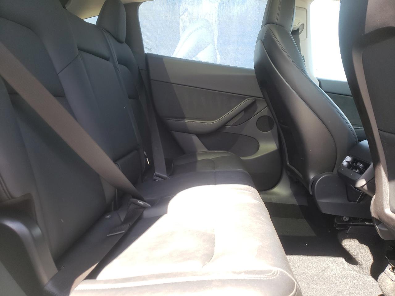 Photo 18 from auction – 2020 TESLA MODEL Y with VIN 5YJYGDEE3LF026477