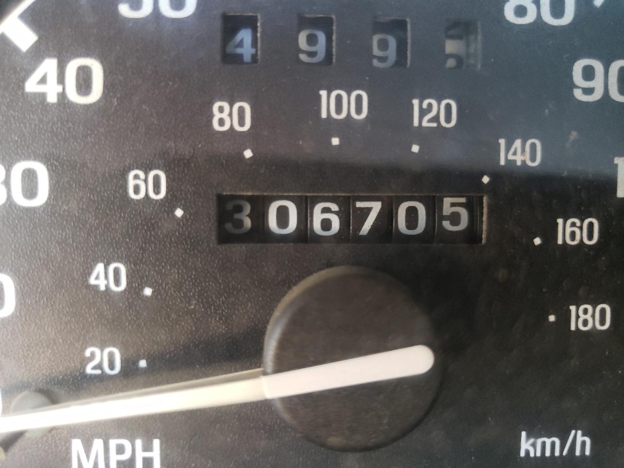 Photo 8 from auction – 2000 FORD RANGER with VIN 1FTYR10C0YPA24844