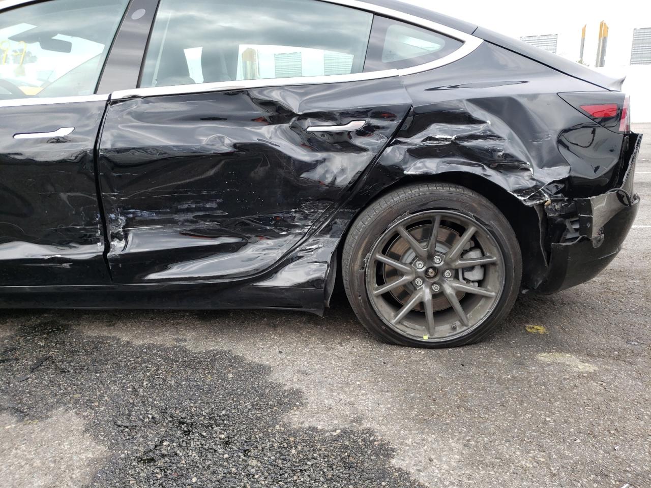Photo 9 from auction – 2019 TESLA MODEL 3 with VIN 5YJ3E1EB4KF384433